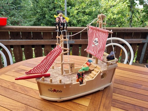 Piratenschiff holy moly aus - piratenschiff,