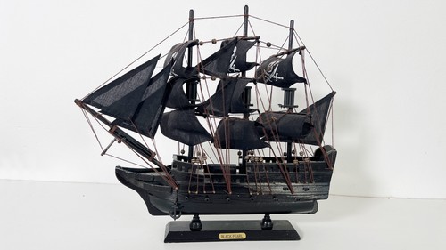 Piratenschiff black pearl - black,