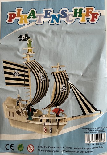 Piratenschiff aus holz mit - piratenschiff,